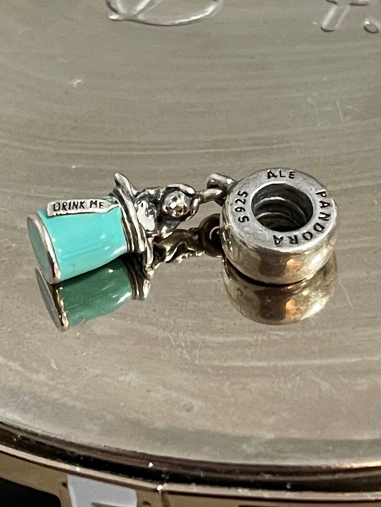 Pandora Alice in Wonderland Drink Me Charm - Picture 1 of 3